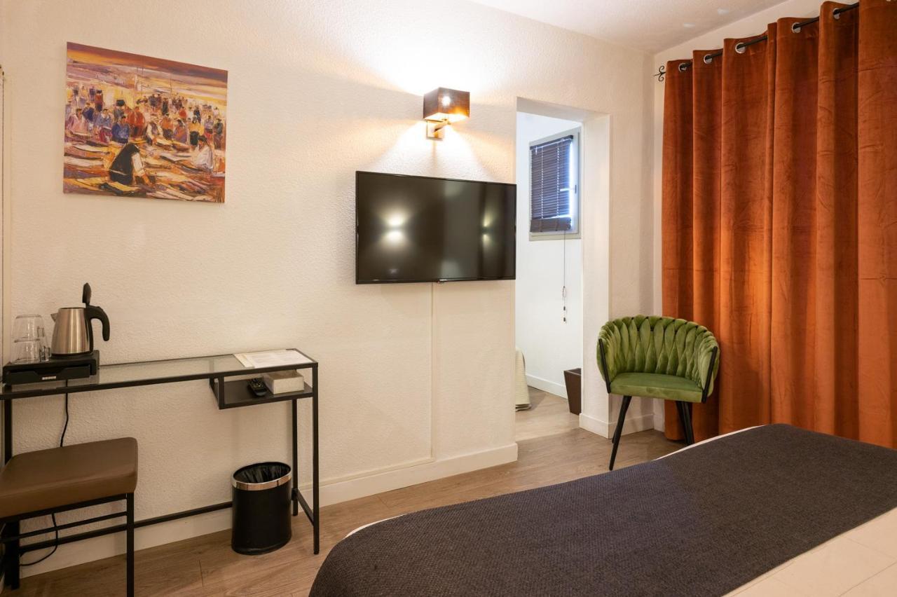 Hotel L'Amandiere แซ็งต์-เรมีย์-เดอ-โพรวองซ์ ภายนอก รูปภาพ