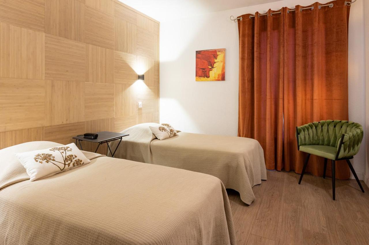 Hotel L'Amandiere แซ็งต์-เรมีย์-เดอ-โพรวองซ์ ภายนอก รูปภาพ