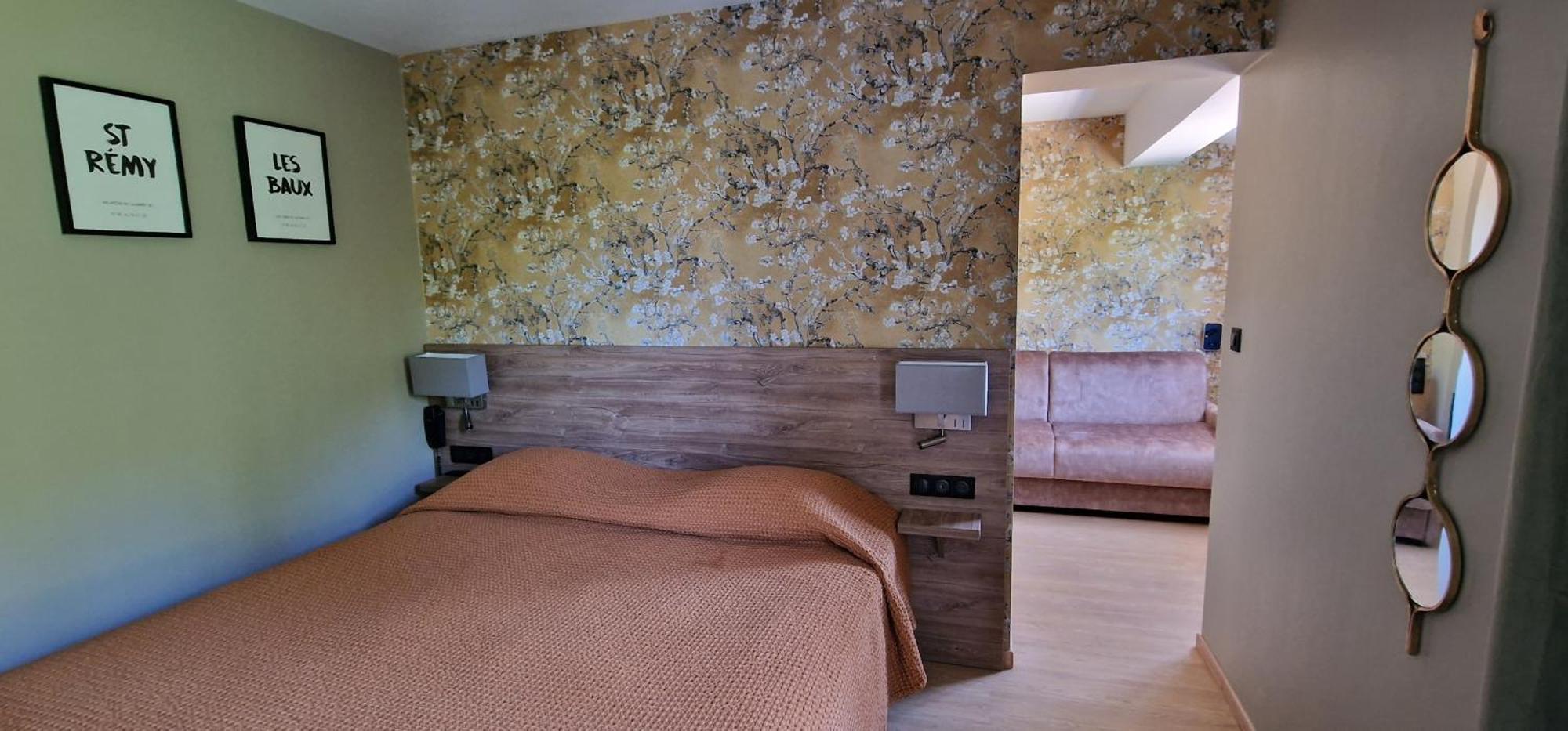 Hotel L'Amandiere แซ็งต์-เรมีย์-เดอ-โพรวองซ์ ภายนอก รูปภาพ
