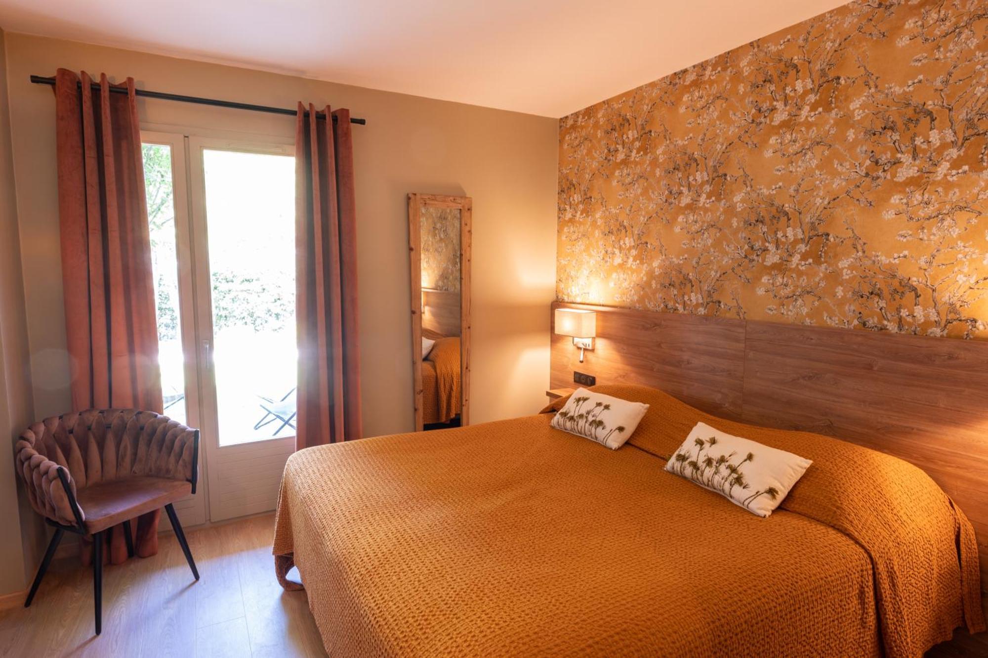 Hotel L'Amandiere แซ็งต์-เรมีย์-เดอ-โพรวองซ์ ภายนอก รูปภาพ