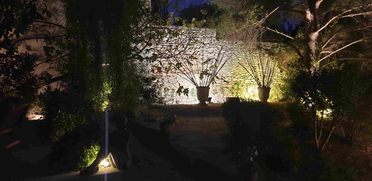 Hotel L'Amandiere แซ็งต์-เรมีย์-เดอ-โพรวองซ์ ภายนอก รูปภาพ